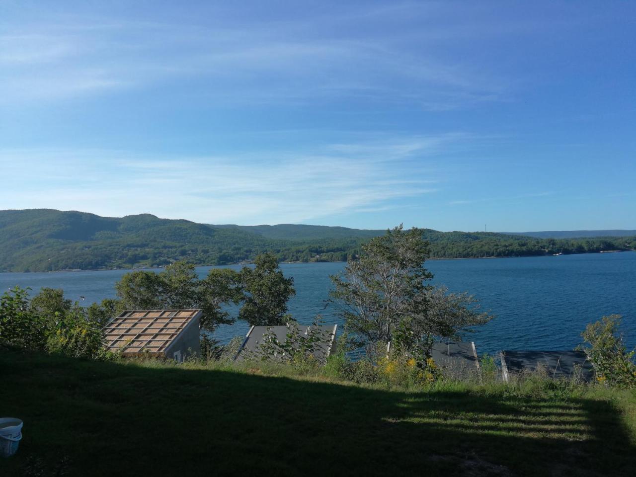 Knotty Pine Cottages, Suites & Motel Rooms Ингониш Екстериор снимка