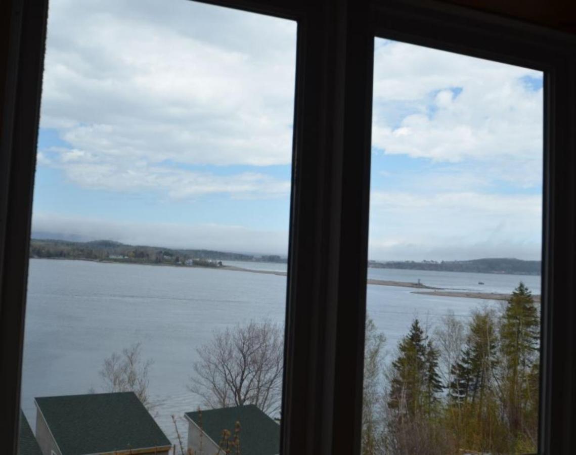 Knotty Pine Cottages, Suites & Motel Rooms Ингониш Екстериор снимка