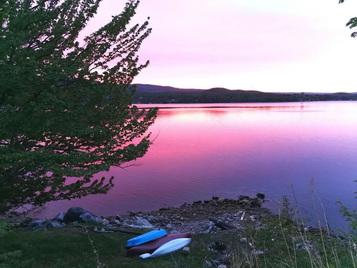 Knotty Pine Cottages, Suites & Motel Rooms Ингониш Екстериор снимка