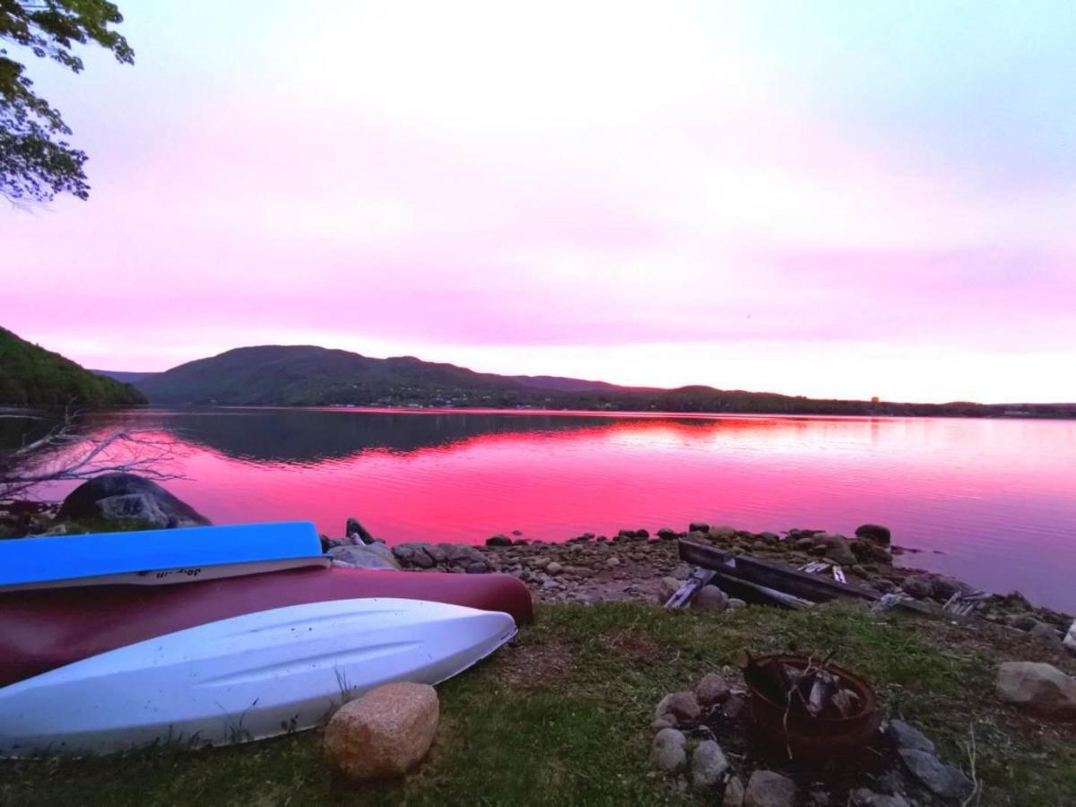 Knotty Pine Cottages, Suites & Motel Rooms Ингониш Екстериор снимка